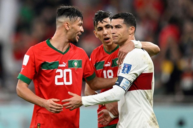 Vì Sao Ronaldo Và 9 Ngôi Sao Bồ Đào Nha Không Về Nước Sau Thất Bại Ở World  Cup 2022?