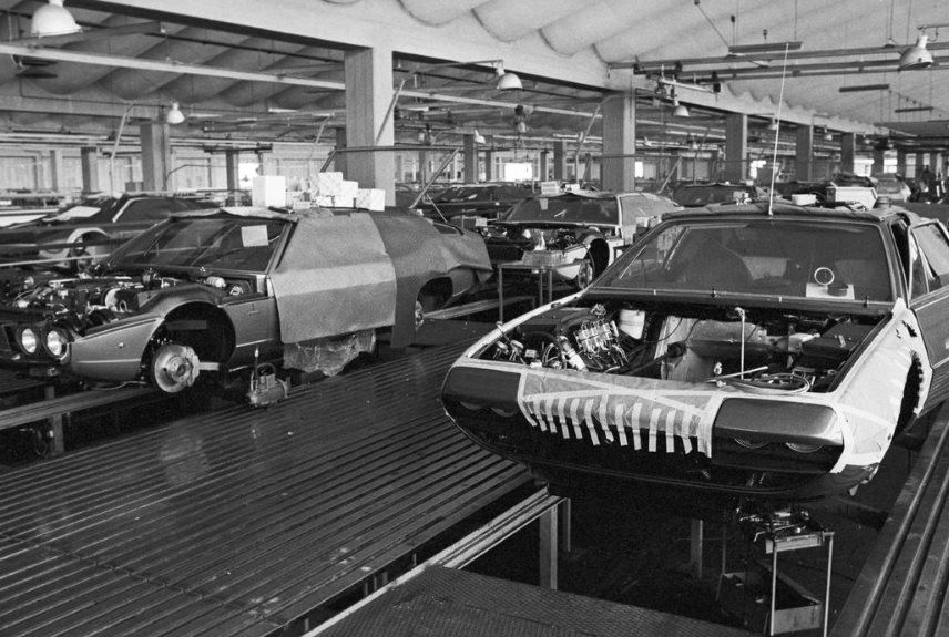 Lamborghini loay hoay trong cuộc cách mạng xe điện: Chiếc siêu xe đặc trưng không có tiếng nổ ầm ầm liệu có thể thu hút khách hàng? - Ảnh 2.