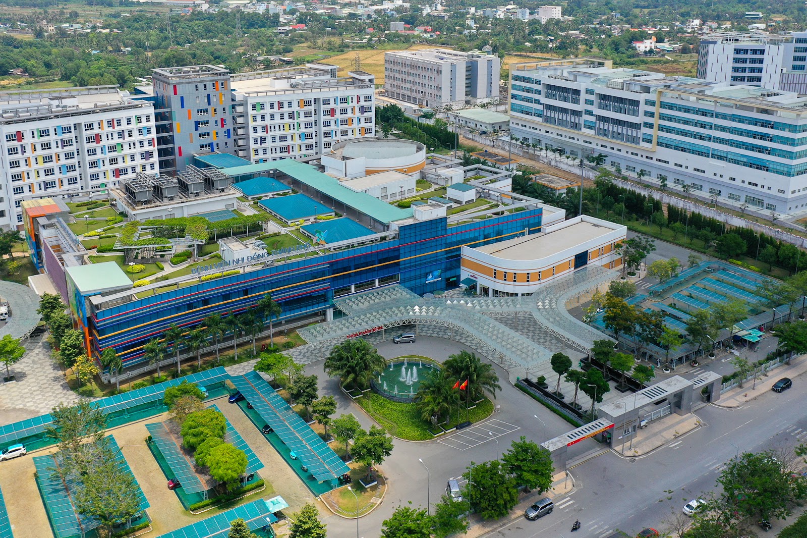 Diện mạo huyện đông dân nhất Việt Nam muốn trở thành thành phố - Ảnh 8.