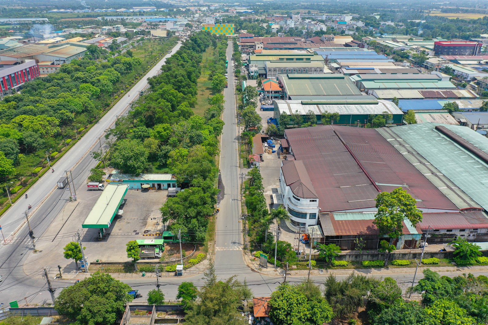 Diện mạo huyện đông dân nhất Việt Nam muốn trở thành thành phố - Ảnh 10.