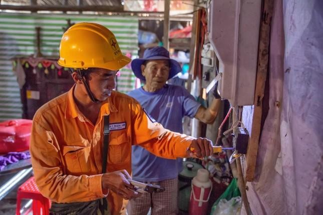 Kiến nghị áp dụng cơ chế thị trường cho giá điện như xăng, dầu - Ảnh 1. Kiến nghị áp dụng cơ chế thị trường cho giá điện như xăng, dầu - Ảnh 1.