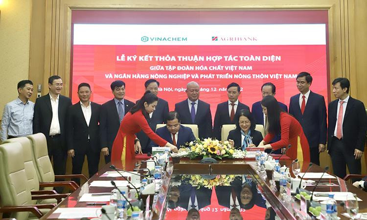 Tập đoàn hoá chất Việt Nam và Agribank ký hợp đồng hợp tác toàn diện - Ảnh 1. Tập đoàn hoá chất Việt Nam và Agribank ký hợp đồng hợp tác toàn diện - Ảnh 1.