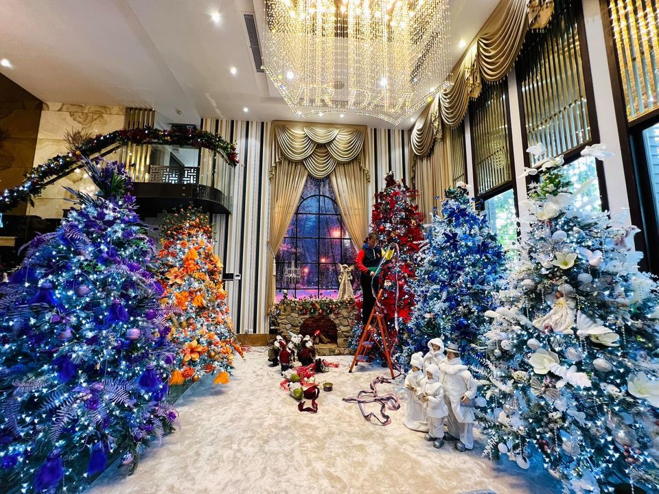 Những sao Việt 'chi bạo' trang trí nhà mùa Noel  - Ảnh 1.