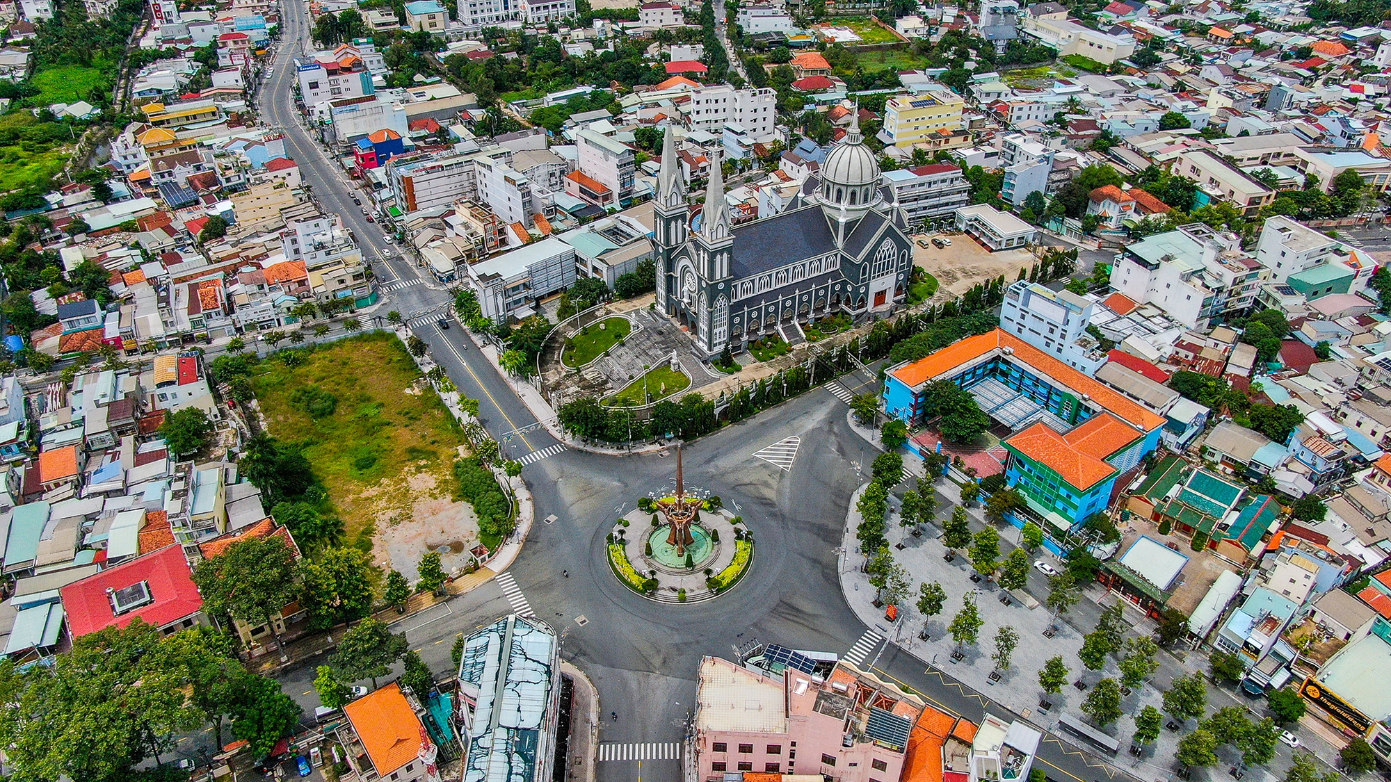 Thu nhập bình quân cao nhất, điểm cơ sở hạ tầng tốt nhất cả nước, Bình Dương giàu đẹp ra sao? - Ảnh 6.