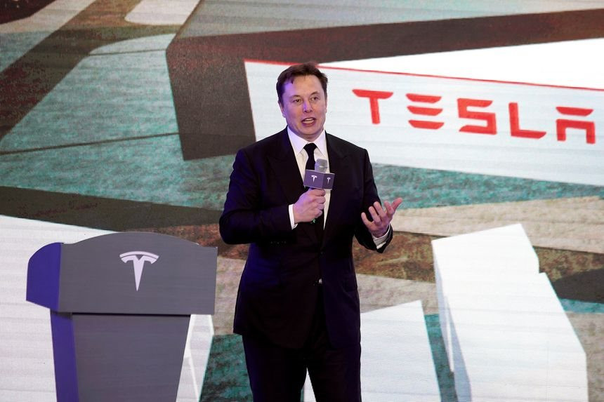 Nhà đầu tư của Tesla kêu trời: 'Không biết ai đang điều hành công ty vì Elon Musk chỉ mải mê với Twitter' - Ảnh 1.