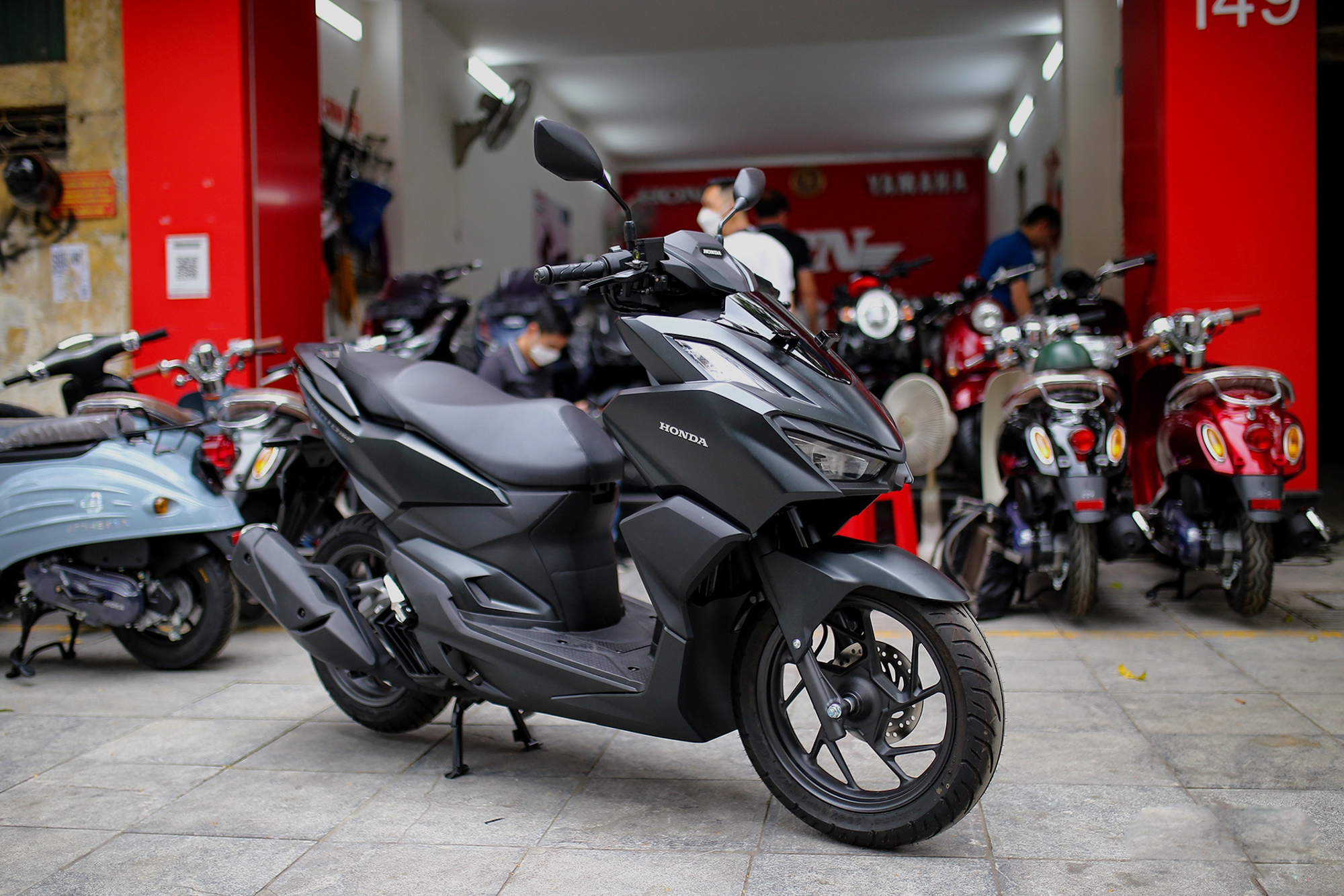 Honda Vario 160 nhập khẩu tư nhân giảm giá 'sập sàn' trước ngày xe chính hãng ra mắt - Ảnh 1.