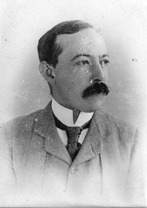 Cha đẻ của cú sút penalty: Từ hình phạt chống lại sự thô bạo đến màn đối đầu tâm lý trên chấm 11m giúp thay đổi bản chất môn thể thao vua - Ảnh 2. Cha đẻ của cú sút penalty: Từ hình phạt chống lại sự thô bạo đến màn đối đầu tâm lý trên chấm 11m giúp thay đổi bản chất môn thể thao vua - Ảnh 2.