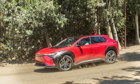 Toyota lại quay xe: Không ồ ạt ra mắt xe điện nữa, để sửa sai - Ảnh 2.