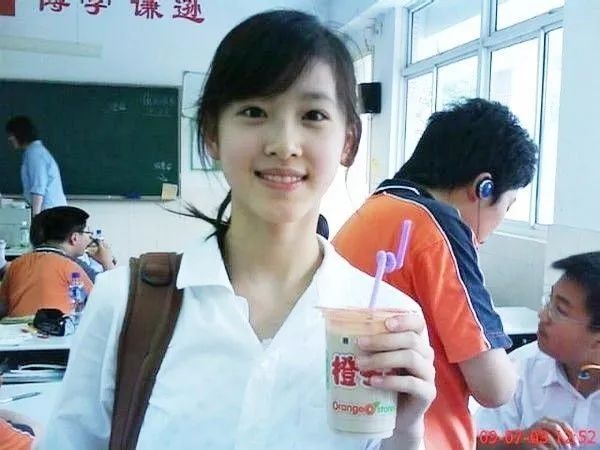 Tuổi 29 của hotgirl trà sữa lấy chồng tỷ phú hơn 19 tuổi Chương Trạch Thiên: Vừa xinh đẹp, vừa giỏi giang, trở thành nữ tỷ phú trẻ nhất Trung Quốc, có chỗ đứng ở cả showbiz lẫn thương trường - Ảnh 2.