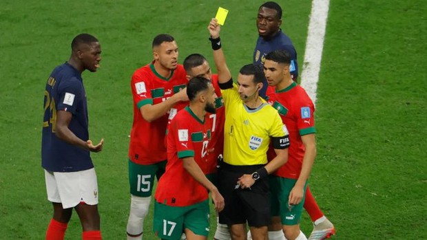 LĐBĐ Morocco gửi đơn khiếu nại lên FIFA, CĐV đồng lòng đòi đá lại trận bán kết - Ảnh 1.