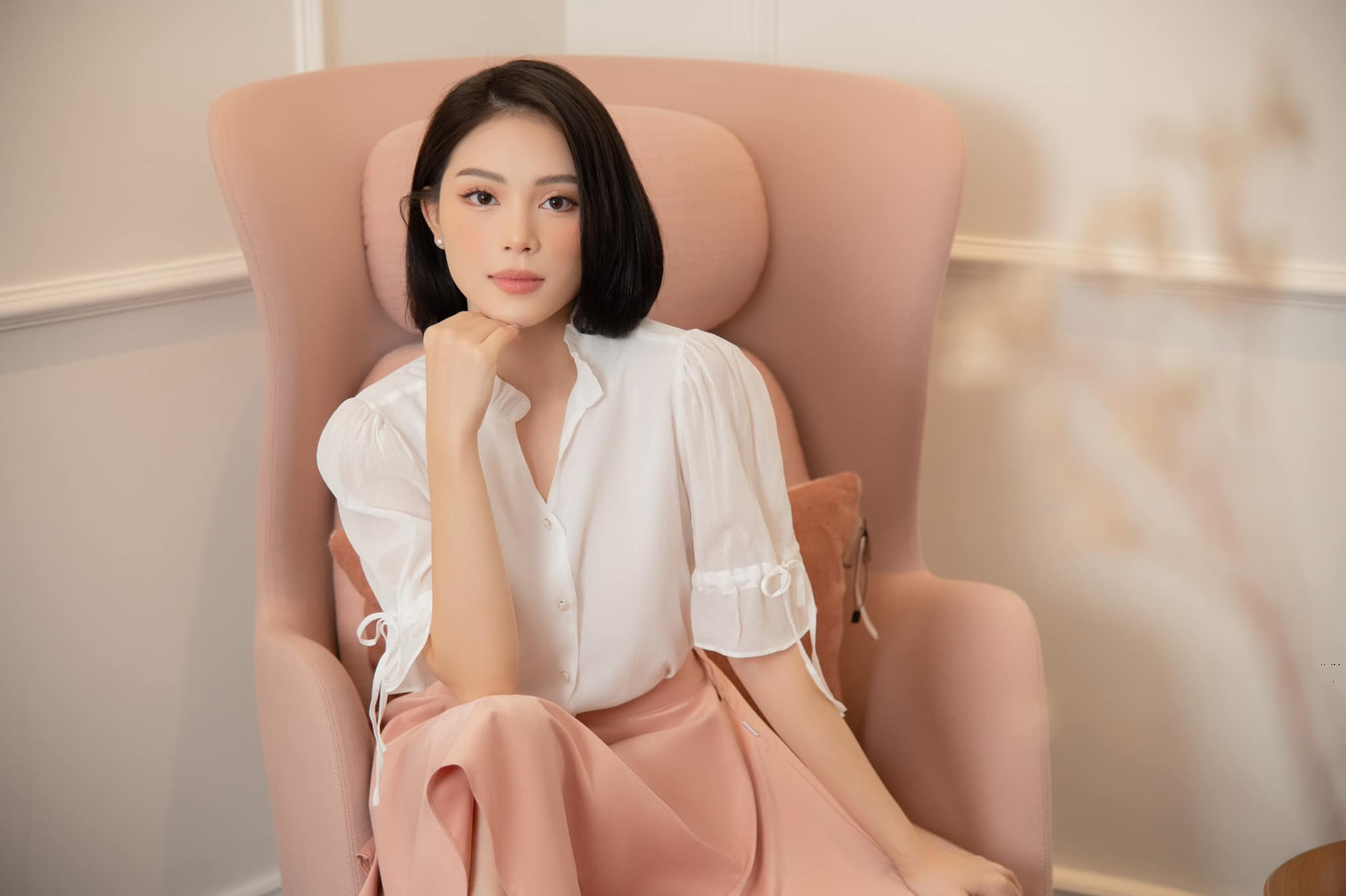 Linh Rin: 'Làm dâu hào môn tôi vẫn dậy lúc 6 giờ sáng' - Ảnh 1. Linh Rin: 'Làm dâu hào môn tôi vẫn dậy lúc 6 giờ sáng' - Ảnh 1.