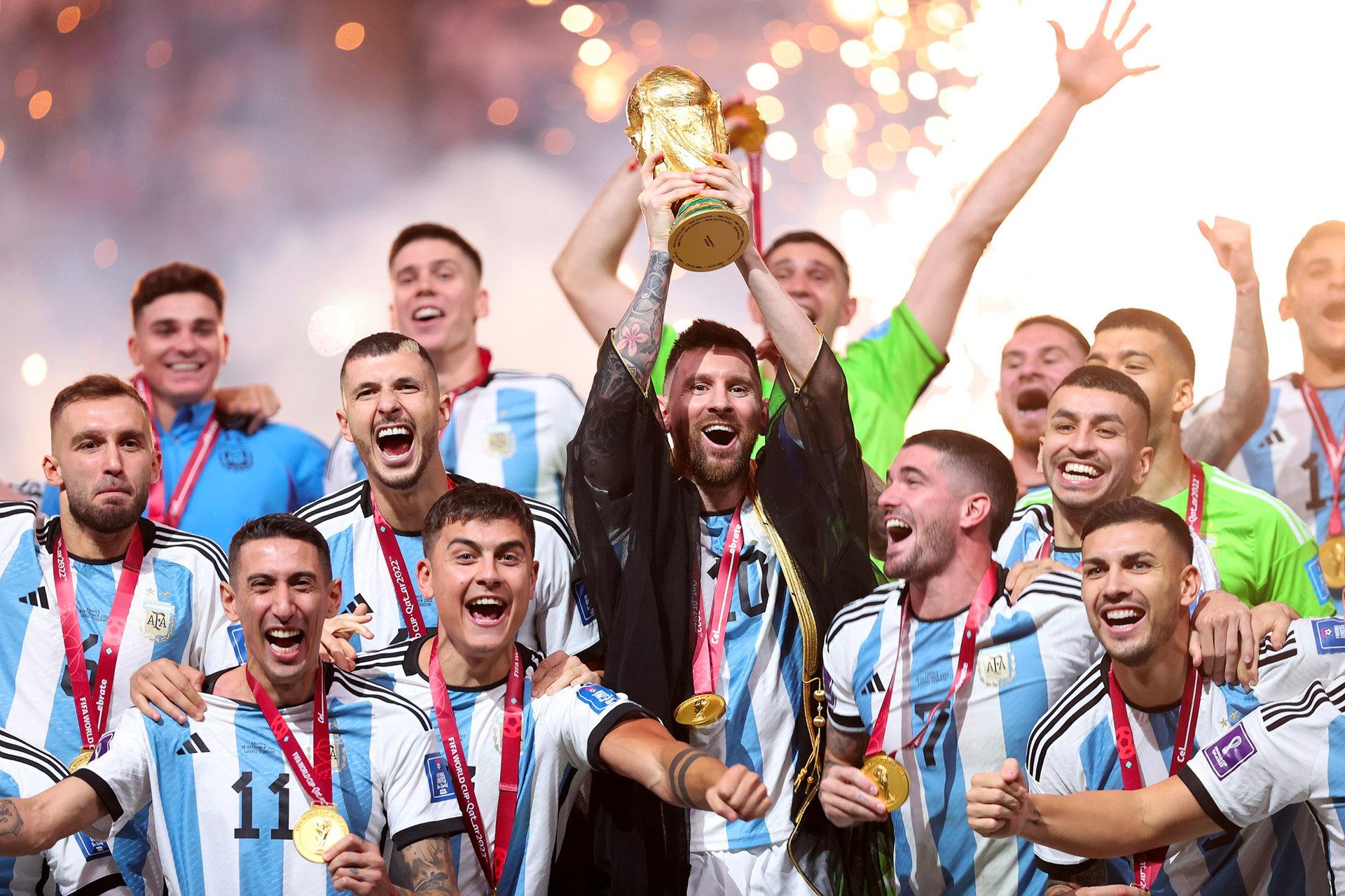 Lionel Messi mang hạnh phúc giữa thực tại Argentina lạm phát gần 100%: Một khoảnh khắc ví như ‘thống nhất đất nước’ - Ảnh 3.