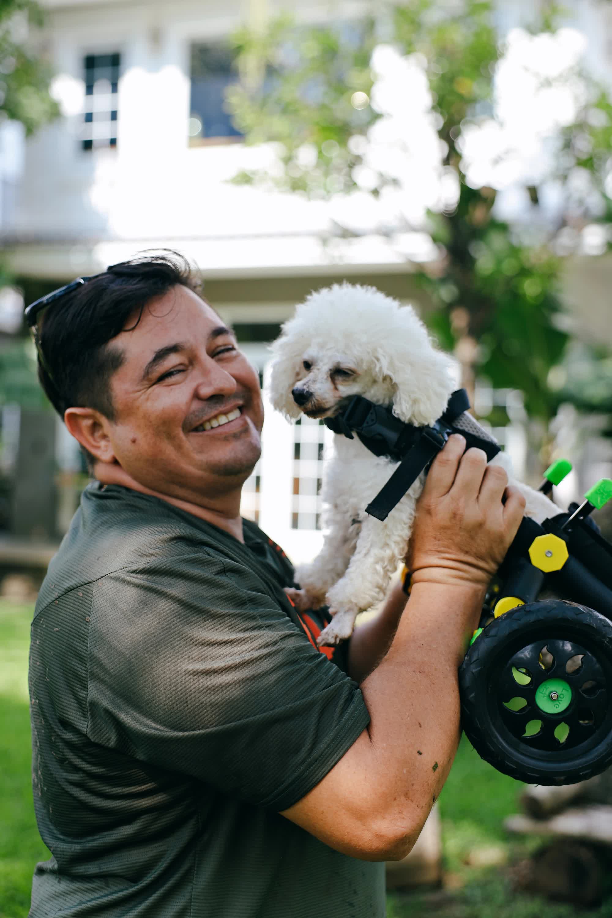 Người đàn ông ngoại quốc chế tạo xe lăn cho hàng trăm chó, mèo khuyết tật ở Việt Nam - Ảnh 29.