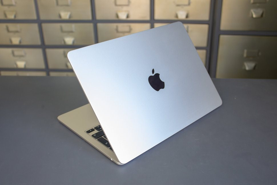 Nikkei: Apple có kế hoạch sản xuất MacBook ở Việt Nam từ giữa năm 2023 - Ảnh 1.