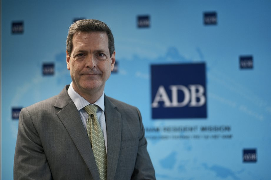 Giám đốc quốc gia Ngân hàng ADB: Thời điểm này, chúng tôi không có bất kỳ lo ngại nào về sự an toàn của hệ thống tài chính ở Việt Nam - Ảnh 1.