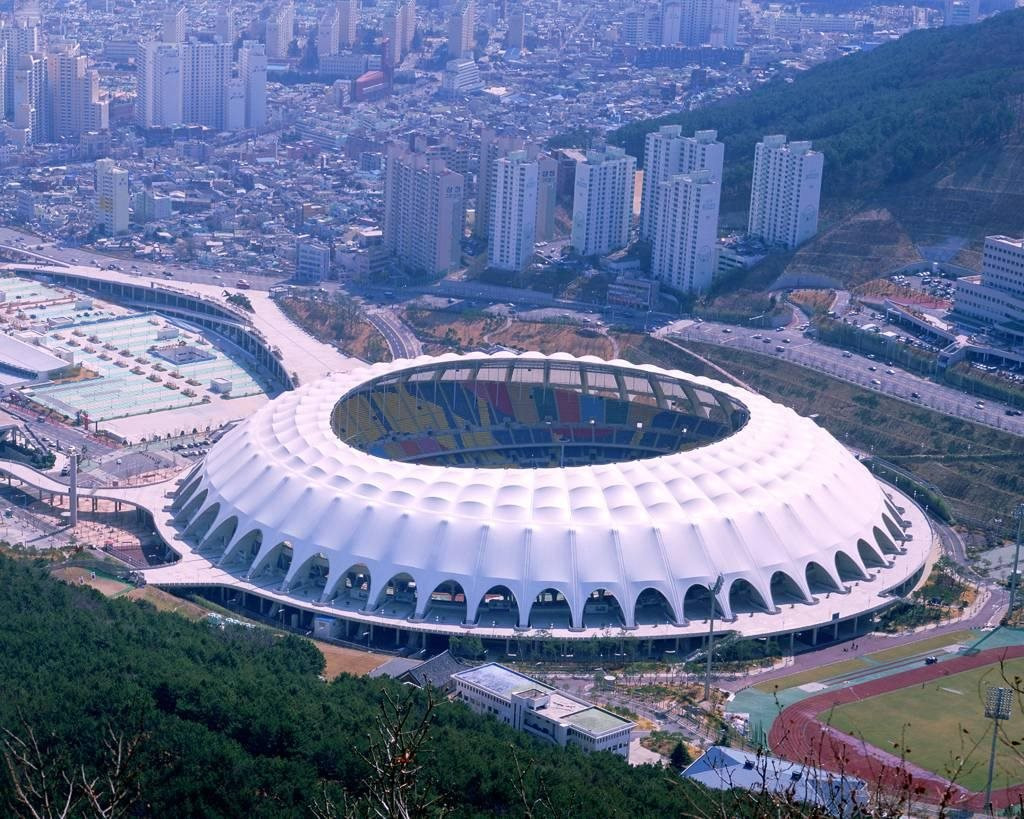 Điểm lại mức độ chịu chi của 8 nước chủ nhà đăng cai World Cup: Tiêu tốn hàng tỷ USD, đứng thứ 4 là quốc gia châu Á, ‘mạnh’ nhất thế giới nhưng lại ‘đứng chót’ bảng xếp hạng - Ảnh 5.