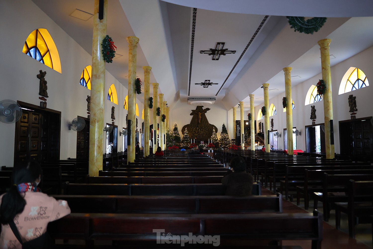 Không khí Giáng sinh lung linh, ngập tràn tại các nhà thờ ở Hà Nội - Ảnh 14.
