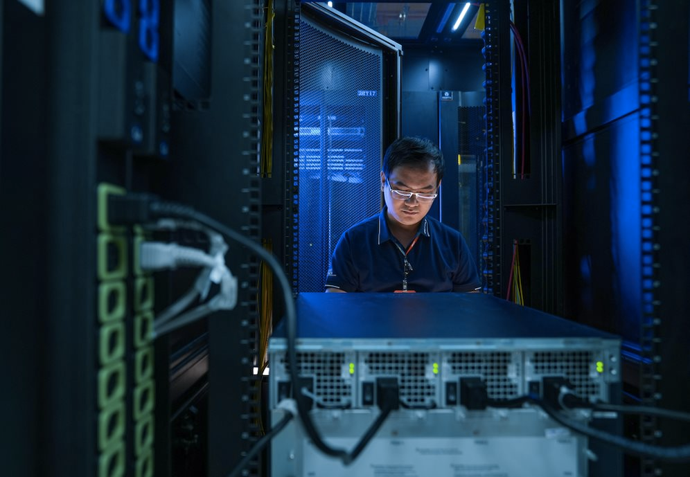 "Ông lớn" chạy đua xây trung tâm dữ liệu: Viettel vừa chốt đầu tư 6.000 tỷ đồng đến năm 2025, VNG cũng ra mắt dự án với quy mô tủ rack lớn nhất Việt Nam - Ảnh 1. "Ông lớn" chạy đua xây trung tâm dữ liệu: Viettel vừa chốt đầu tư 6.000 tỷ đồng đến năm 2025, VNG cũng ra mắt dự án với quy mô tủ rack lớn nhất Việt Nam - Ảnh 1.
