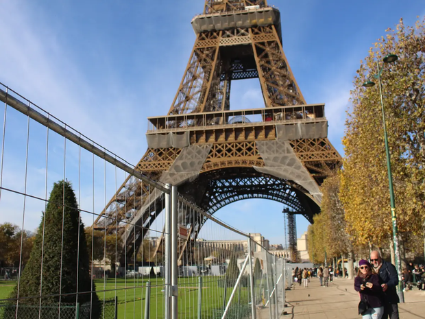 Cứ mong đến Paris xem tháp Eiffel, cô gái nhận ra không bao giờ nên tin ảnh sống ảo - Ảnh 7.