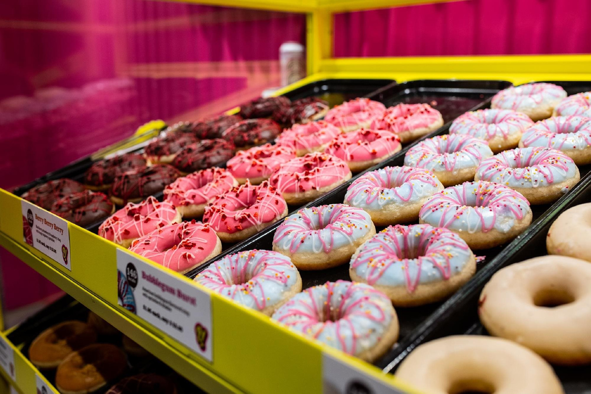 Một startup đồ ăn vặt lành mạnh tại Anh đang thách thức các thương hiệu lâu đời, từ Krispy Kreme đến Nutella - Ảnh 2.