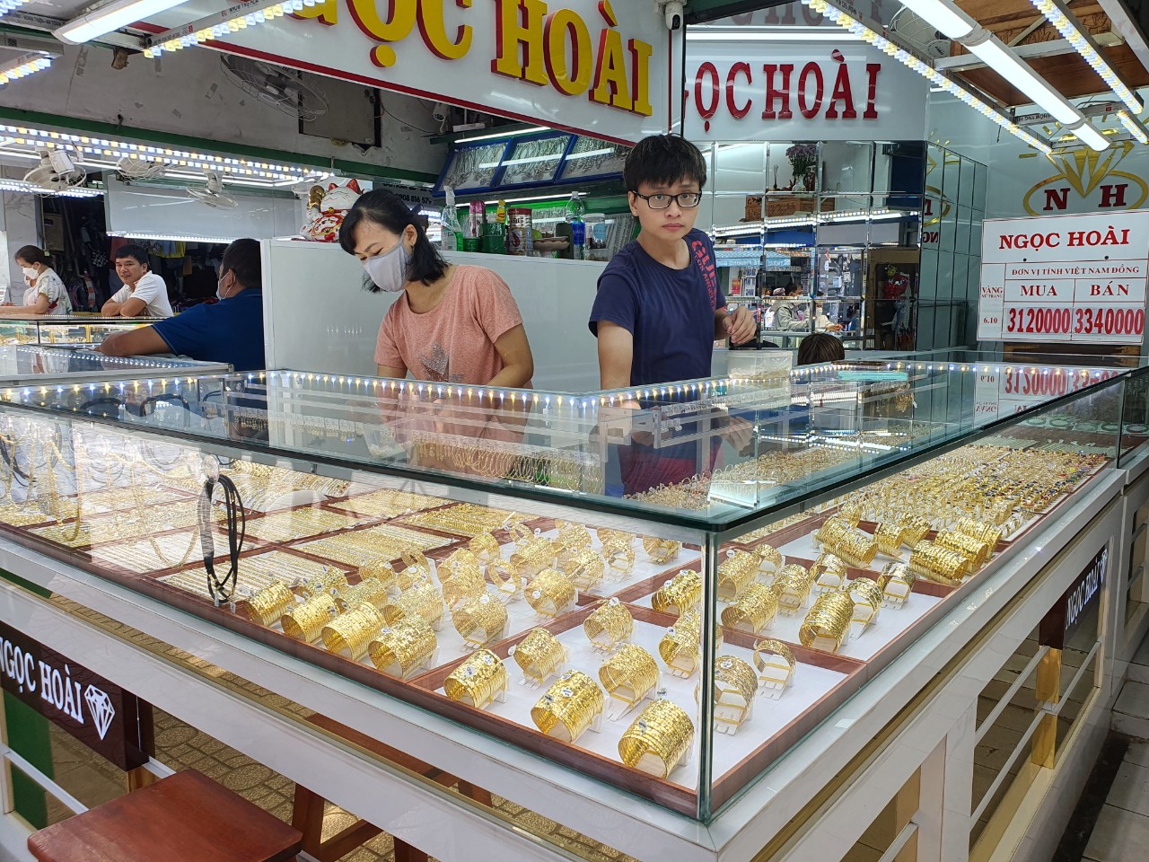 Việt Nam đã nhập hơn 1.000 tấn vàng trong 21 năm  - Ảnh 1.