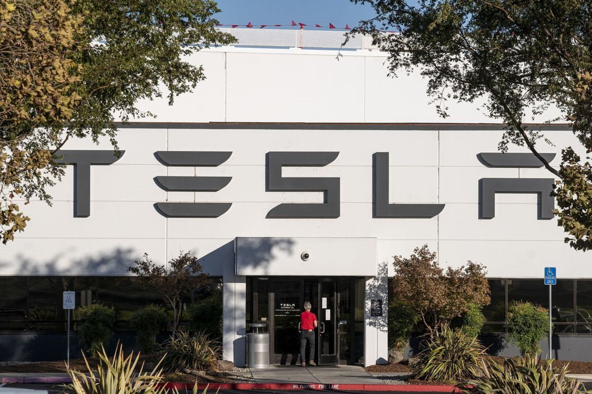 Tâm thư Elon Musk gửi nhân viên Tesla ngày cuối năm: Đừng bận tâm thị trường, Tesla sẽ trở thành công ty giá trị nhất hành tinh! - Ảnh 2.