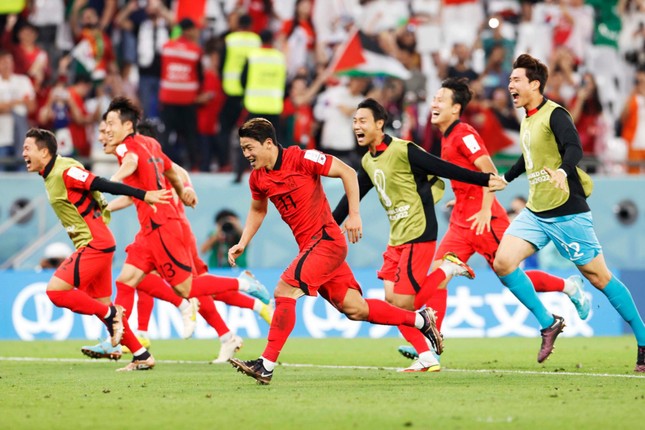 Châu Á tạo nên kỳ tích chưa từng có trong lịch sử World Cup, chờ đại chiến Nhật - Hàn ở tứ kết - Ảnh 2. Châu Á tạo nên kỳ tích chưa từng có trong lịch sử World Cup, chờ đại chiến Nhật - Hàn ở tứ kết - Ảnh 2.
