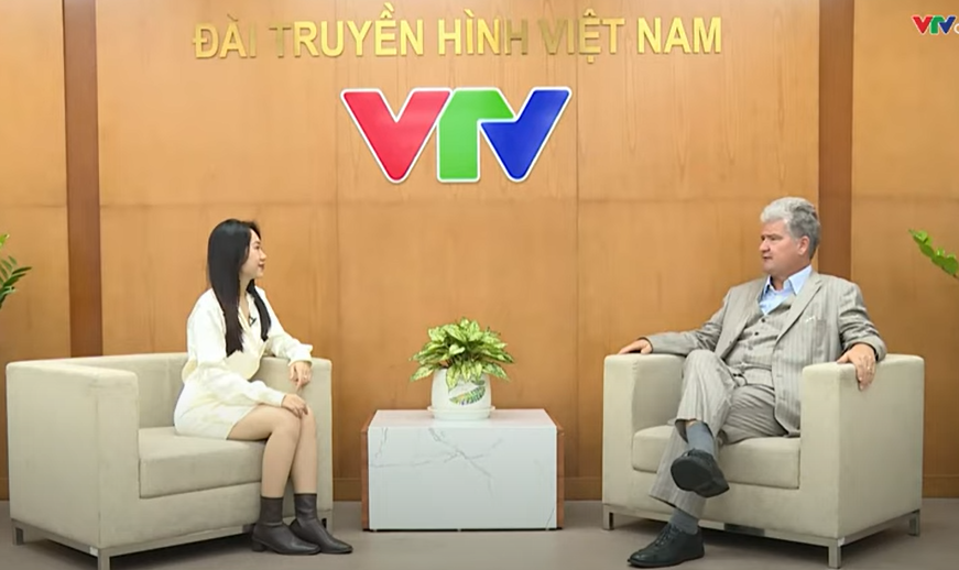 Petri Deryng: Nhà đầu tư nước ngoài xem Việt Nam là cơ hội tuyệt vời để "rót tiền" nhiều hơn nữa khi triển vọng trong 5 năm rất tươi sáng - Ảnh 2. Petri Deryng: Nhà đầu tư nước ngoài xem Việt Nam là cơ hội tuyệt vời để "rót tiền" nhiều hơn nữa khi triển vọng trong 5 năm rất tươi sáng - Ảnh 2.