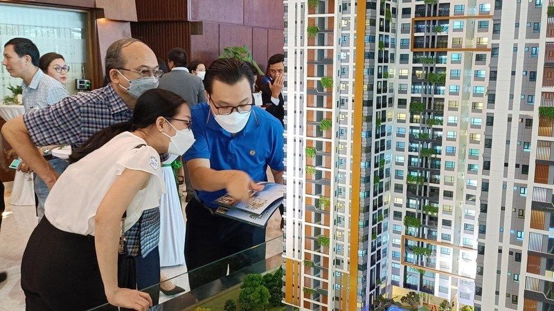 Người mua nhà chờ chính sách mới của năm 2023 - Ảnh 1.