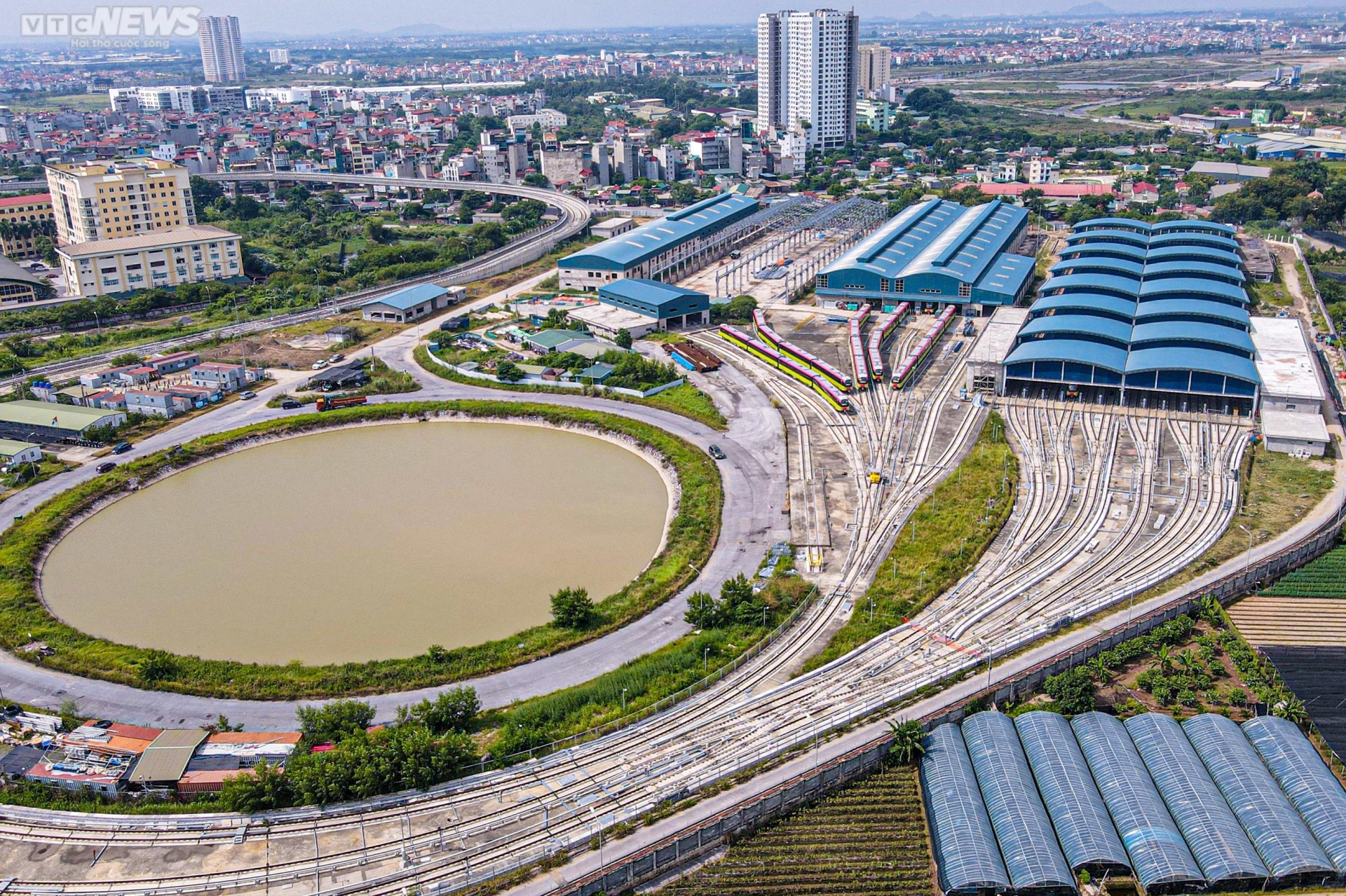 Metro Nhổn - Ga Hà Nội chạy thử nghiệm 8 đoàn tàu - Ảnh 1. Metro Nhổn - Ga Hà Nội chạy thử nghiệm 8 đoàn tàu - Ảnh 1.