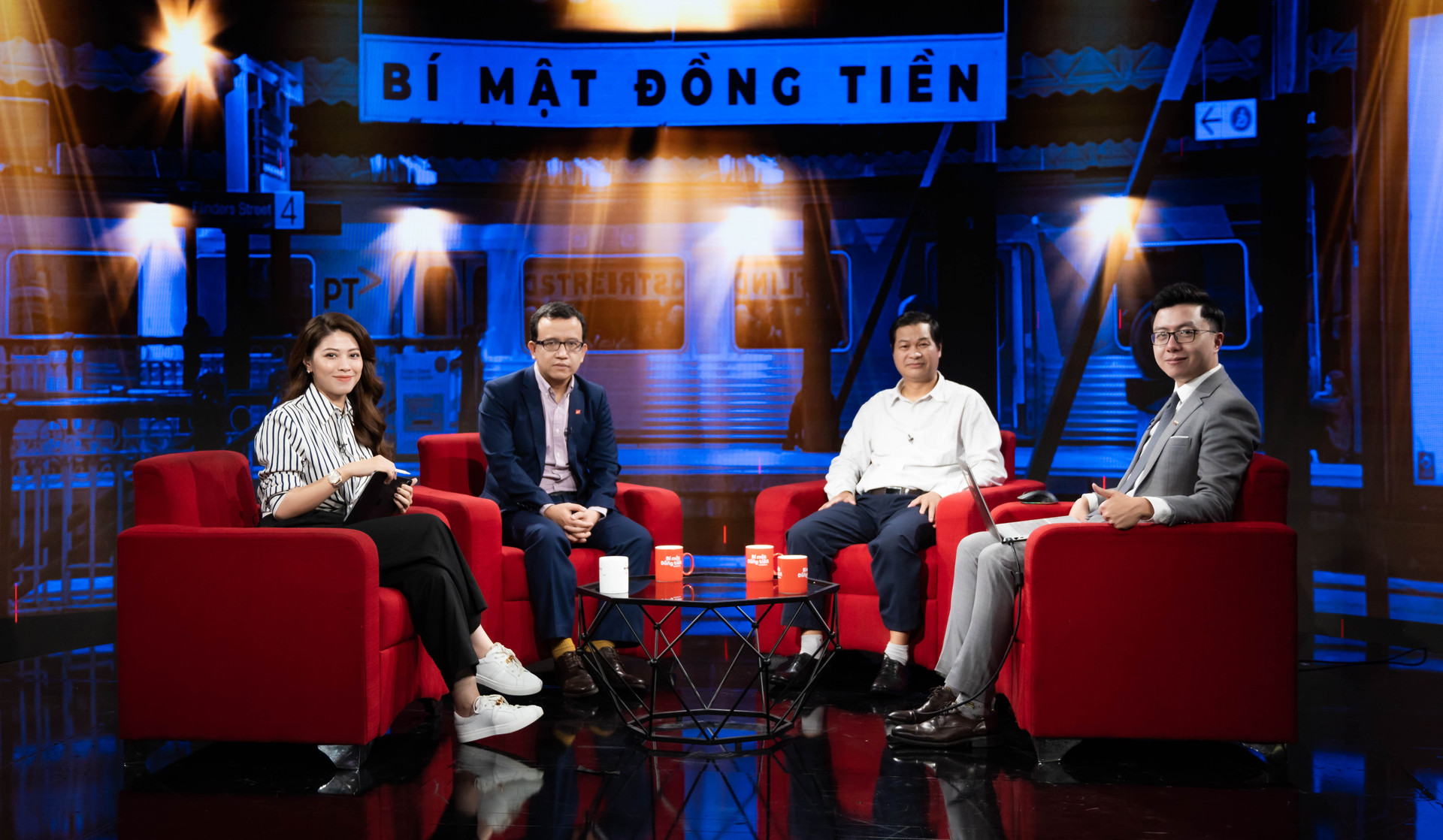 Ai là người hùng giải cứu thị trường chứng khoán? - Ảnh 3. Ai là người hùng giải cứu thị trường chứng khoán? - Ảnh 3.