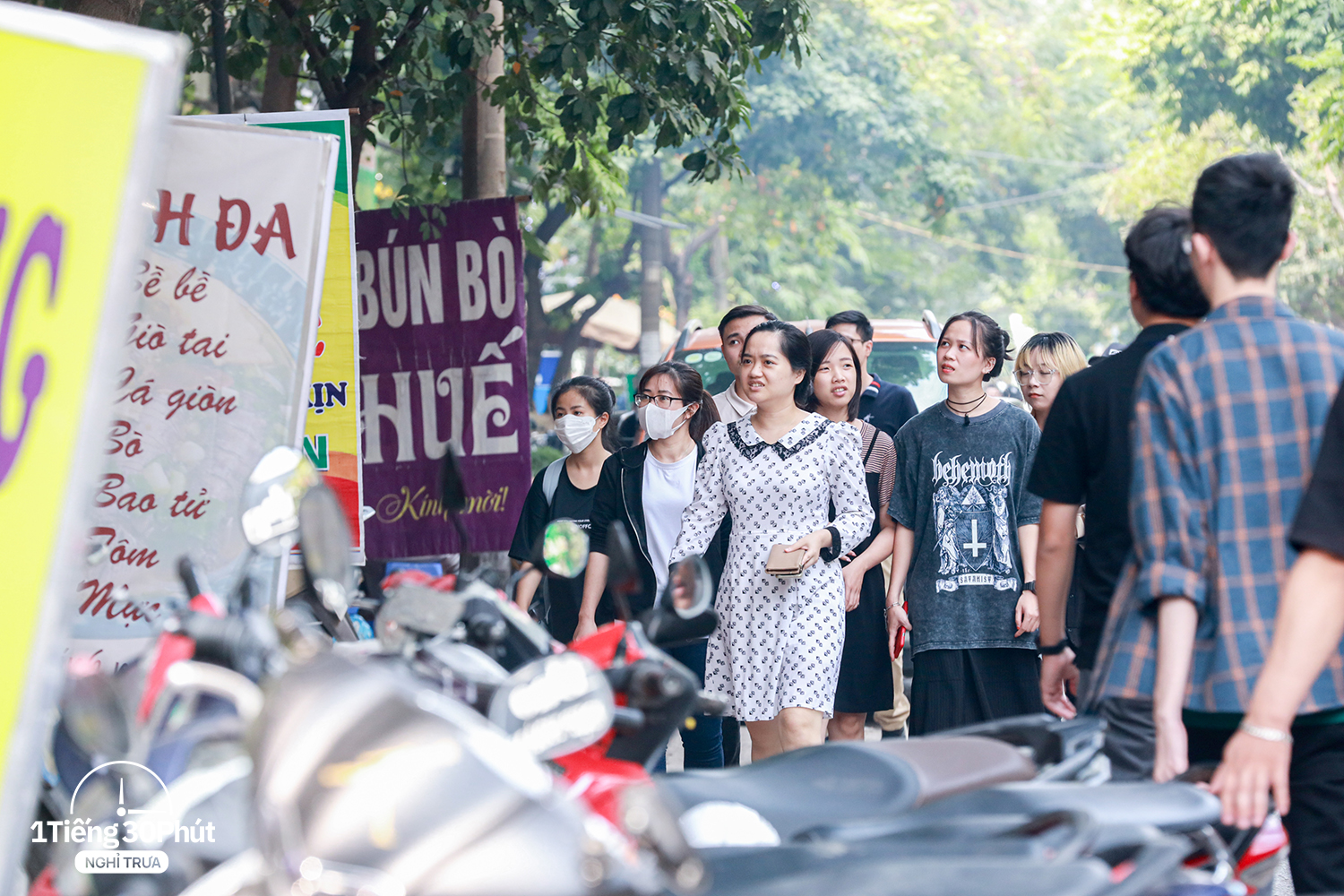 Duy Tân - con phố dài 500m nhưng hàng trăm dân văn phòng mỗi ngày bỏ tự nấu cơm trưa, chọn ăn ngoài vì giá cực rẻ - Ảnh 13.