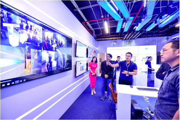 VNG Cloud đoạt cú đúp giải thưởng Thành phố Thông minh Việt Nam 2022 - Ảnh 2. VNG Cloud đoạt cú đúp giải thưởng Thành phố Thông minh Việt Nam 2022 - Ảnh 2.