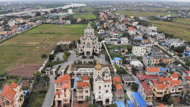 Loạt dinh thự lộng lẫy của làng tỷ phú ở Nam Định - Ảnh 1.