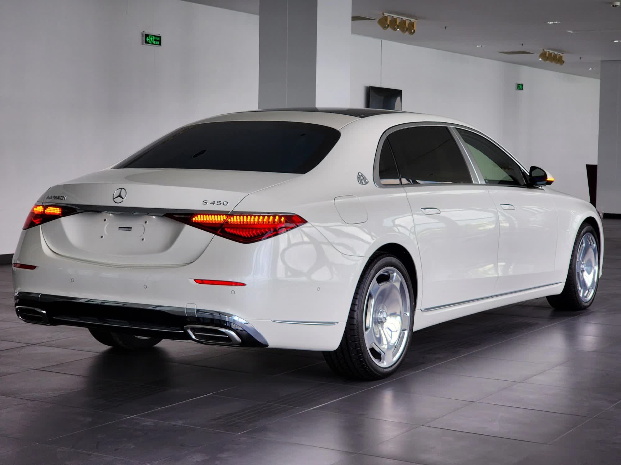 Mercedes-Maybach S 450 chính hãng về đại lý: Giá 8,2 tỷ đồng, phiên bản 'hợp ví' hơn cho khách Việt - Ảnh 2.