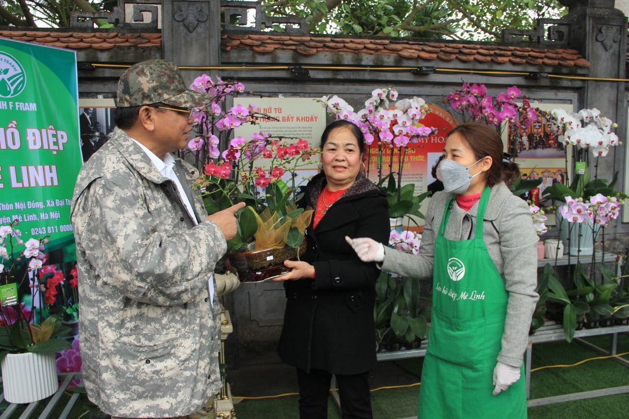Khai mạc Lễ hội hoa và Festival nông sản, sản phẩm OCOP tại huyện Mê Linh - Ảnh 2. Khai mạc Lễ hội hoa và Festival nông sản, sản phẩm OCOP tại huyện Mê Linh - Ảnh 2.