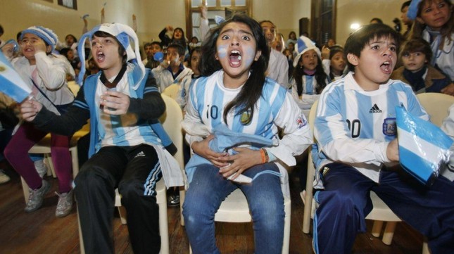 ‘Mỗi khi ĐT Argentina ra sân, cả đất nước chúng tôi như tê liệt’ - Ảnh 2. ‘Mỗi khi ĐT Argentina ra sân, cả đất nước chúng tôi như tê liệt’ - Ảnh 2.