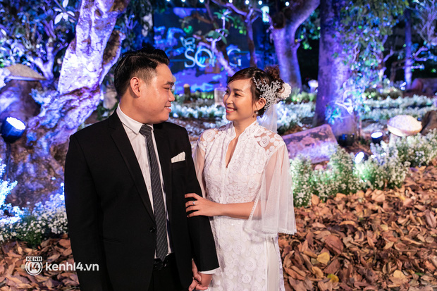Ảnh, clip: Hoãn kết hôn để chống dịch, 20 cặp y - bác sĩ hạnh phúc khi được tổ chức lễ cưới tập thể ở TP.HCM - Ảnh 6.