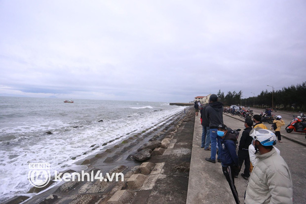  ẢNH: Hiện trường vụ chìm cano chở du khách khiến 17 người chết và mất tích ở Hội An - Ảnh 4.