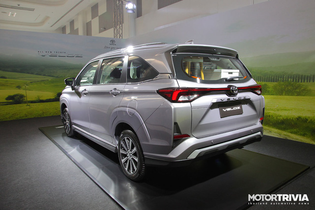 Toyota Veloz giá tương đương 558 triệu tại Thái Lan, người dùng Việt gom thóc dần đi là vừa - Ảnh 1.