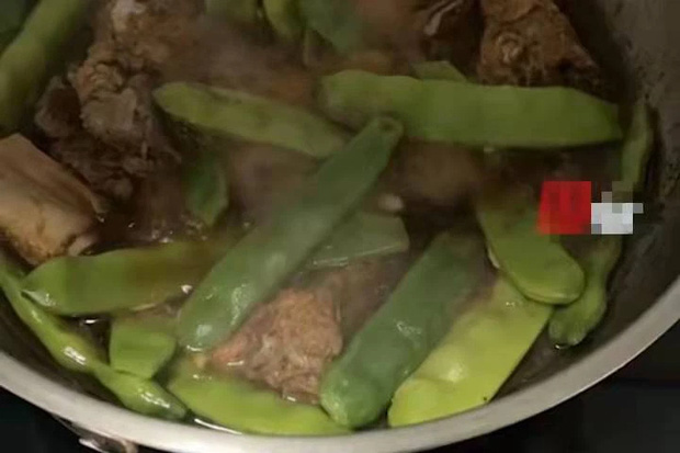 2 vợ chồng trẻ lần đầu nấu nướng, ăn xong đã phải nhập viện cấp cứu vì ngộ độc thực phẩm, bác sĩ cảnh báo 5 loại thực phẩm phải nấu chín mới được ăn - Ảnh 2. 2 vợ chồng trẻ lần đầu nấu nướng, ăn xong đã phải nhập viện cấp cứu vì ngộ độc thực phẩm, bác sĩ cảnh báo 5 loại thực phẩm phải nấu chín mới được ăn - Ảnh 2.