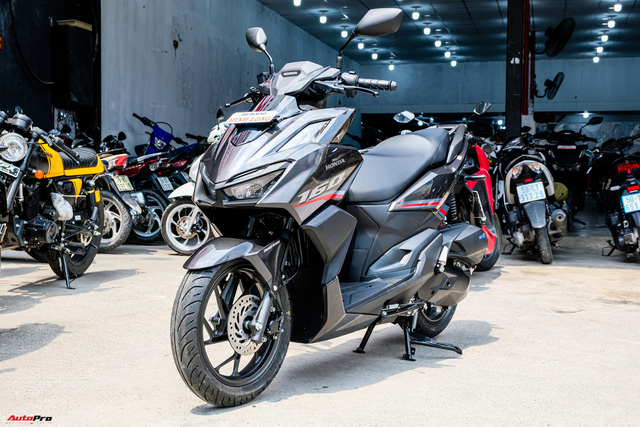  Honda Vario 2022 đầu tiên về Việt Nam: Giá hơn 70 triệu đồng, 2 phiên bản, bom tấn của thị trường xe máy nhập khẩu tư nhân  - Ảnh 1.