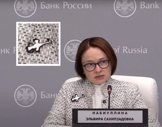  Nhìn trang phục của Thống đốc Ngân hàng Trung ương, dự đoán sức khoẻ của nền kinh tế Nga  - Ảnh 2.