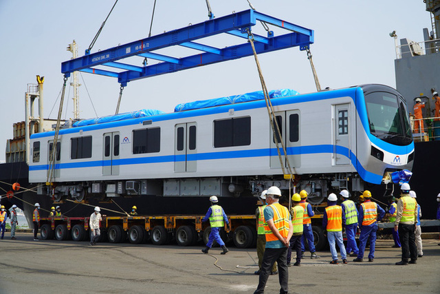 Cận cảnh 2 đoàn tàu metro số 1 tới cảng Khánh Hội, TP HCM - Ảnh 3.