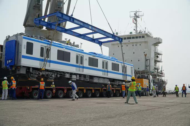 Cận cảnh 2 đoàn tàu metro số 1 tới cảng Khánh Hội, TP HCM - Ảnh 4.