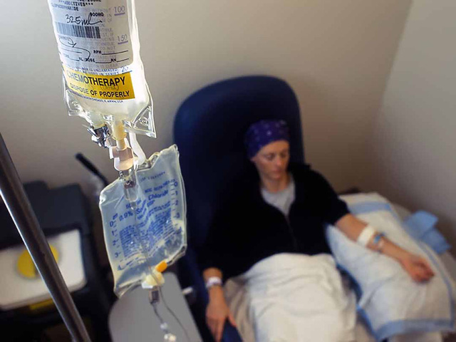 4 lần nhận hung tin mắc ung thư trong 13 năm, người phụ nữ chiến thắng tử thần khẳng định: Tôi tự tin mình có thể giành lấy 2% sống sót - Ảnh 2.