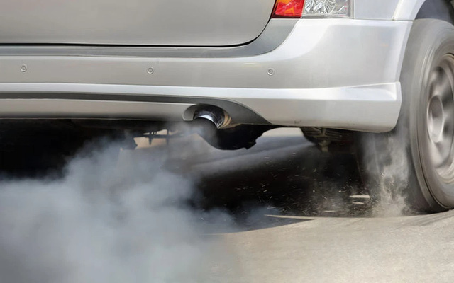 Nhiễm độc chì từ khói xe làm giảm IQ của một nửa dân số Mỹ - Ảnh 1.