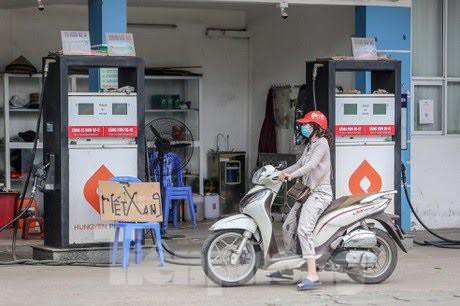     Hang the sign running out of fuel, when will the administration be fined, when will the action be taken?  - Photo 1.