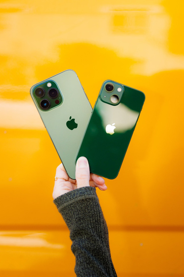 iPhone 13 màu xanh được khen ngợi hết lời, dự sẽ là màu sắc hot nhất hè 2022 này! - Ảnh 4. iPhone 13 màu xanh được khen ngợi hết lời, dự sẽ là màu sắc hot nhất hè 2022 này! - Ảnh 4.