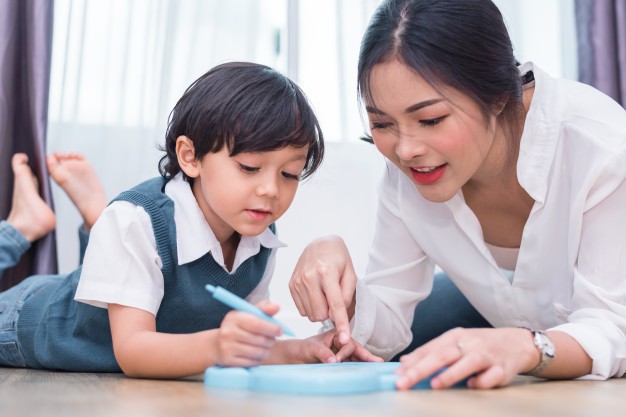 3 câu có độ SÁT THƯƠNG cao mà bố mẹ không nên nói với con trai: CÂU THỨ NHẤT không giúp con tiến bộ mà có nguy cơ khiến gia đình tan đàn xẻ nghé - Ảnh 2.